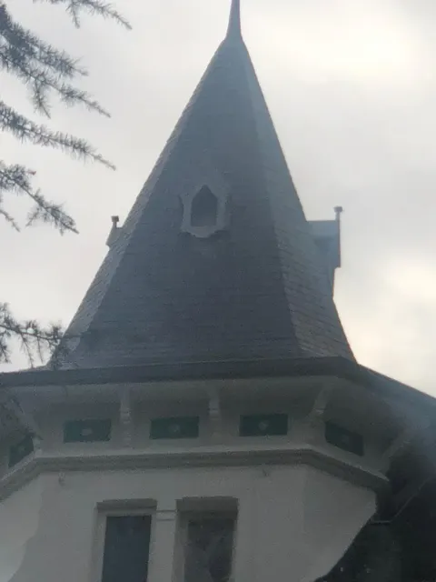 Couverture et bâtiment, photographie transmise par Lecoq Prestige Toiture
